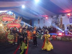 Parade Oklik dan Pawai Obor Sewu Sukses Digelar, Bupati Bojonegoro: Jadi Ikon Daerah yang Membanggakan