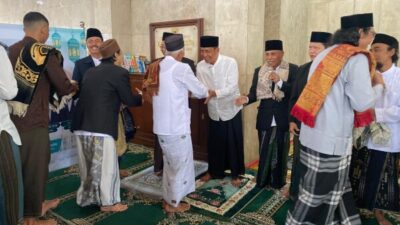 Bupati Bojonegoro dan Jajaran Forkopimda Sholat Idul Fitri di Masjid Baabus Shofa, Ajak Pererat Silaturahmi dan Tebar Kasih Sayang