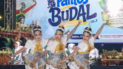 Suguhkan Pentas Seni Budaya Lokal, Disbudpar Bojonegoro dan PPSBB Gelar Pantes Budal di Taman Rajekwesi