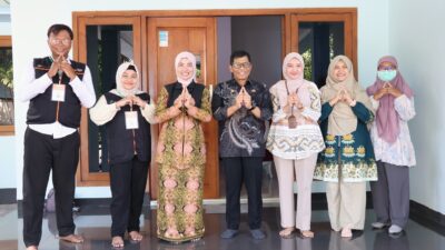 Terima Tim Pendataan BPS di Rumahnya, Sekda Bojonegoro Imbau Warga Sukseskan Sensus Ekonomi 2026