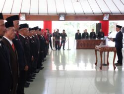Bupati Bojonegoro Lantik Kepala Sekolah dan Pejabat Fungsional, Dorong Terus Tingkatkan Kualitas Pendidikan