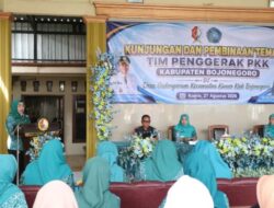 Berkunjung ke Gedongarum, Ketua TP PKK Bojonegoro Dorong Sukseskan Gayatri hingga Kawasan Anti Rokok